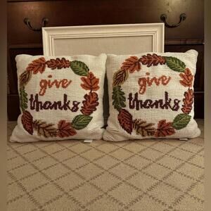 Celebrate Together Give Thanks Looped Stitch Thanksgiving Pillows NWOT set of 2